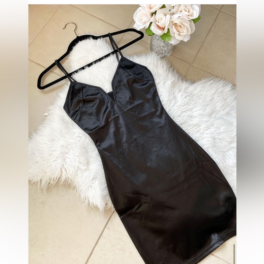 BNWOT Black Bodycon Dress size L but fits M